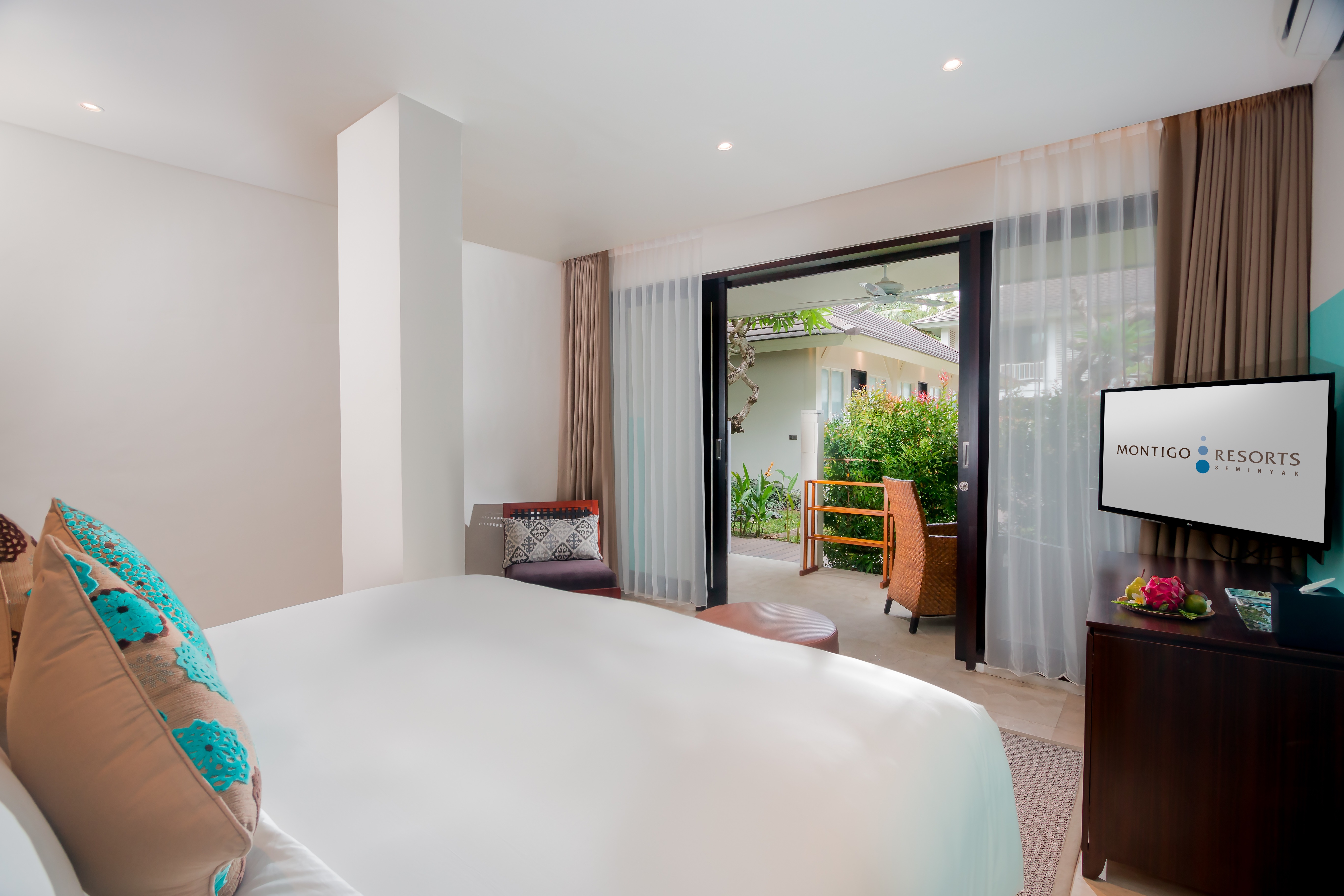 هتل مانتیگو ریزورت سمینیاک